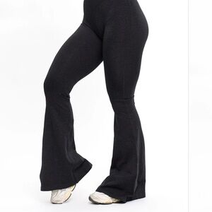 Buff bunny seamless flare legging SOLD OUT